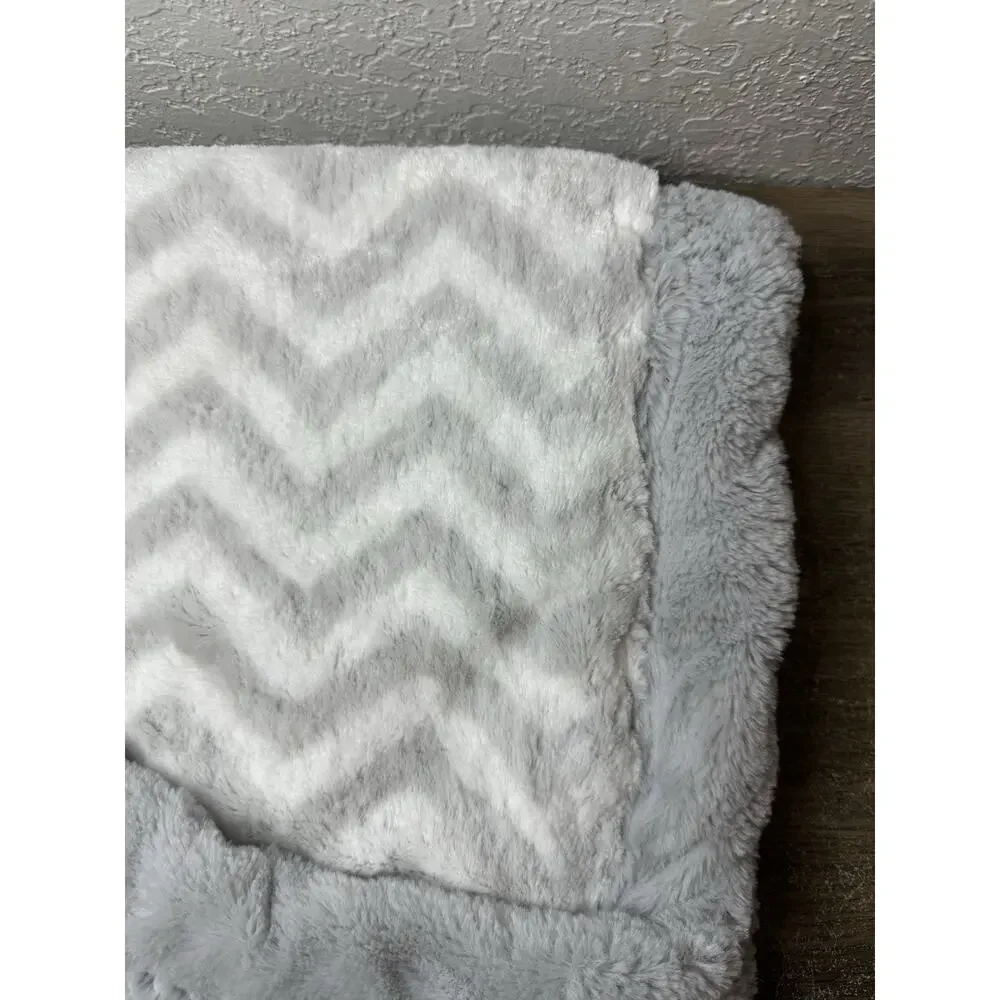 KOALA BABY Blanket Gray Chevron Lovey Plush Faux Fur Minky Toys R Us grey